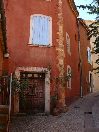 Ein Haus in Roussillon